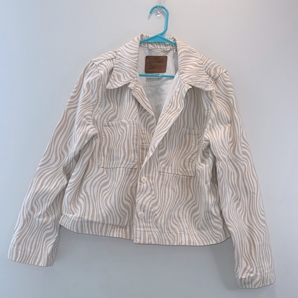 Levi's Premium Denim Shrunken Beige
Swirl Button Front Jacket - Picture 2 of 8